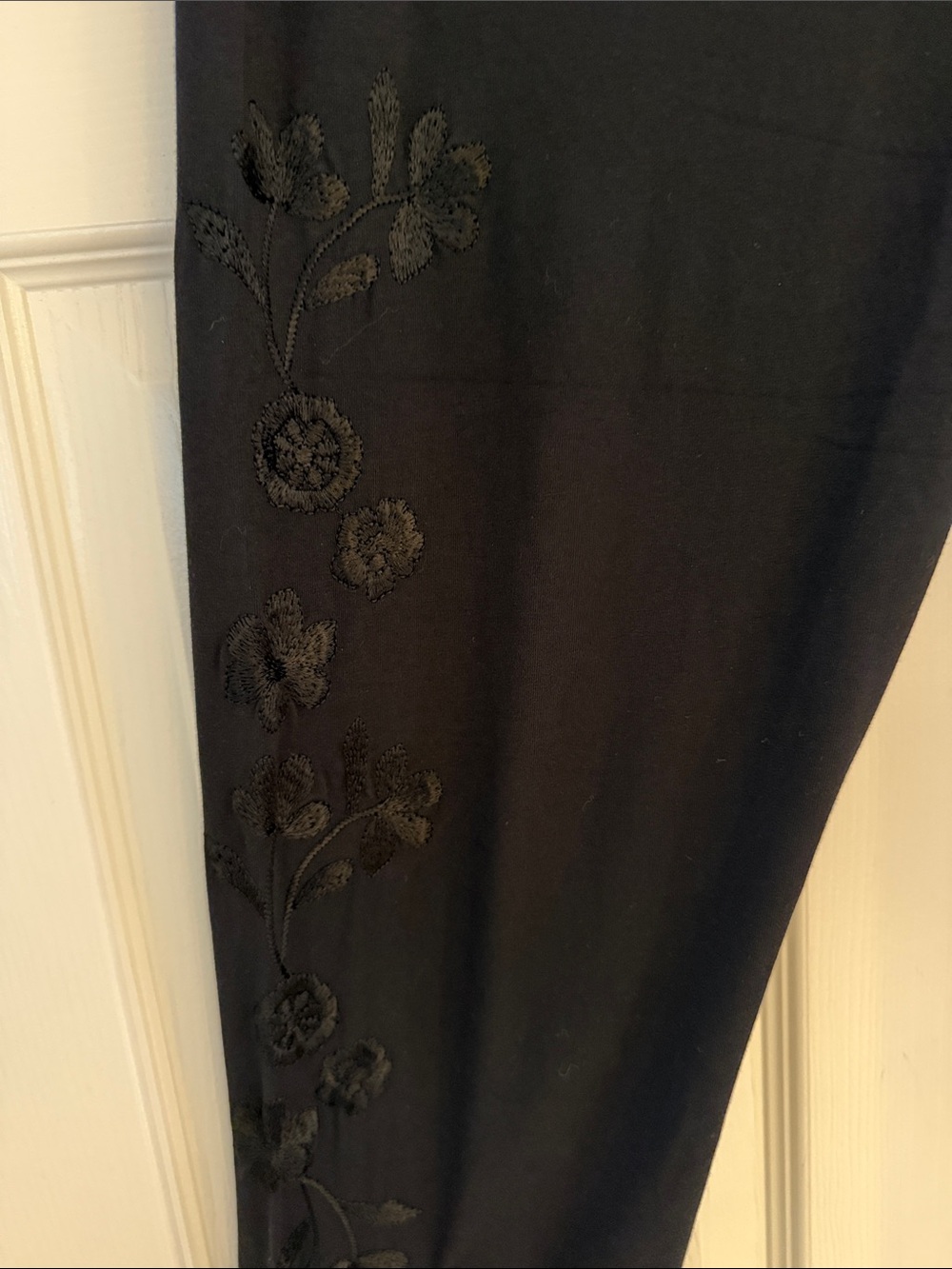 NWT Johnny Was Tonal Leggings - Black Embroidered Leggings - Picture 3 of 9